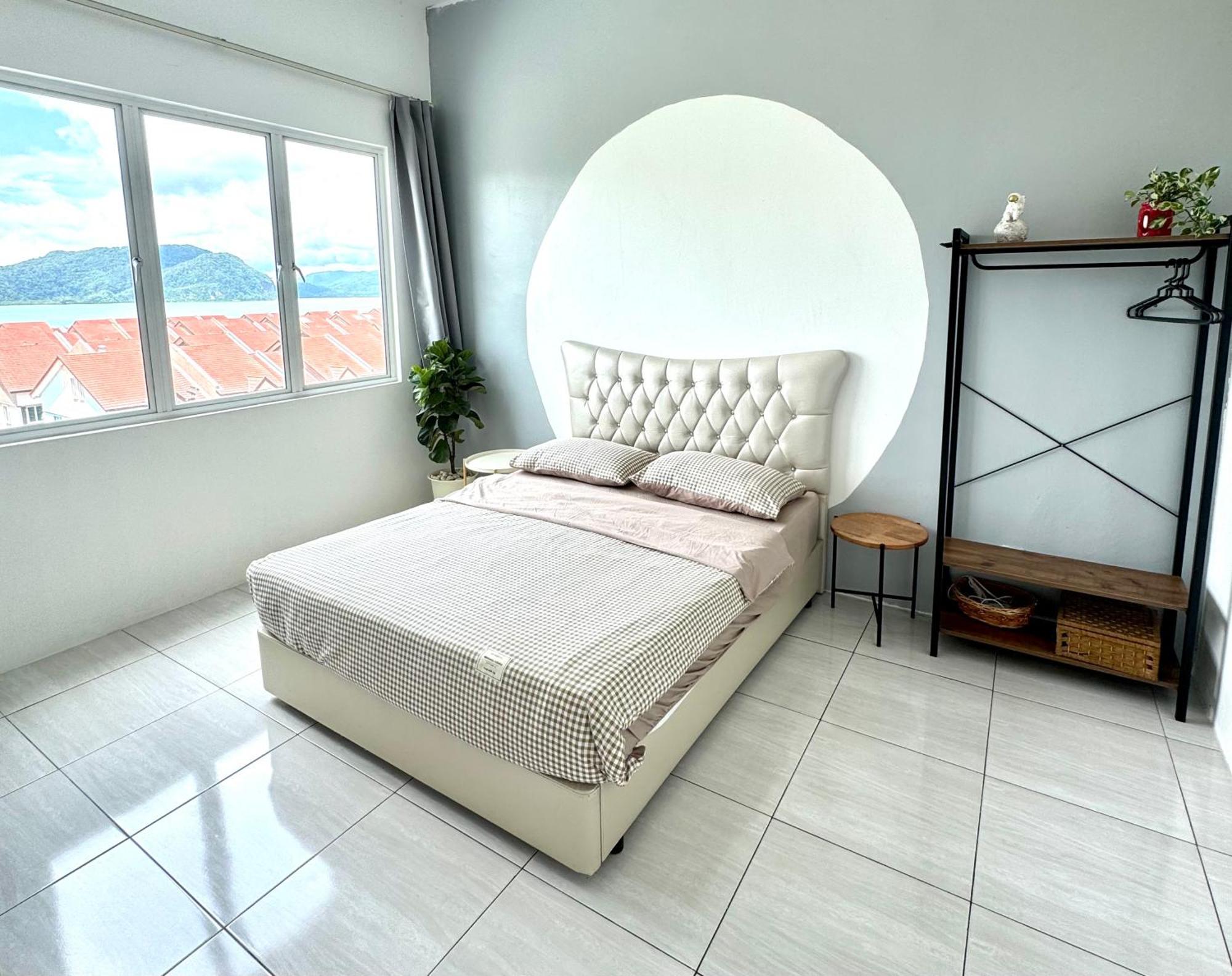 Full Moon Apartment Kuah Buitenkant foto
